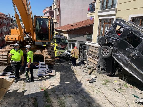 Sancaktepe'de TIR önüne gelen ne varsa ezdi geçti! Ortalık savaş alanına döndü