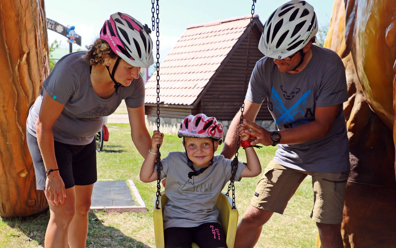 5 yaşındaki Masal ve ailesi bisikletle Türkiye turunda Samsun'a pedal çevirerek ulaştılar