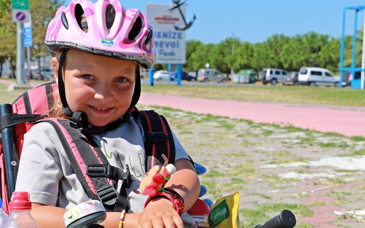 5 yaşındaki Masal ve ailesi bisikletle Türkiye turunda Samsun'a pedal çevirerek ulaştılar