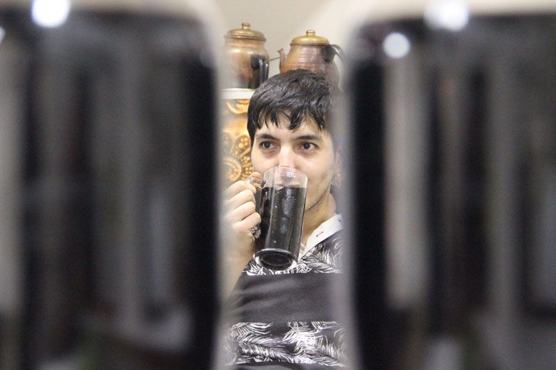 Diyarbakır'da günde 7.5 litre kola içen gencin yevmiyesi de olay oldu
