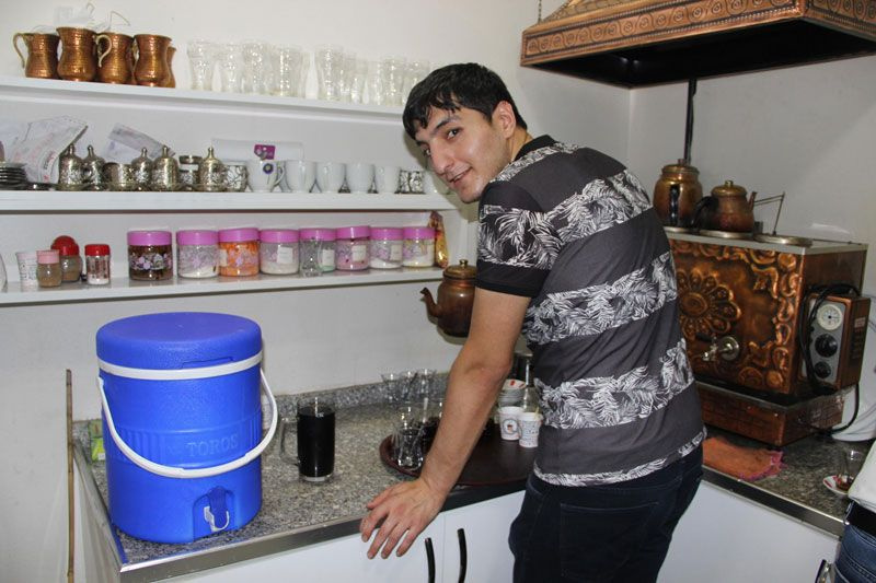 Diyarbakır'da günde 7.5 litre kola içen gencin yevmiyesi de olay oldu
