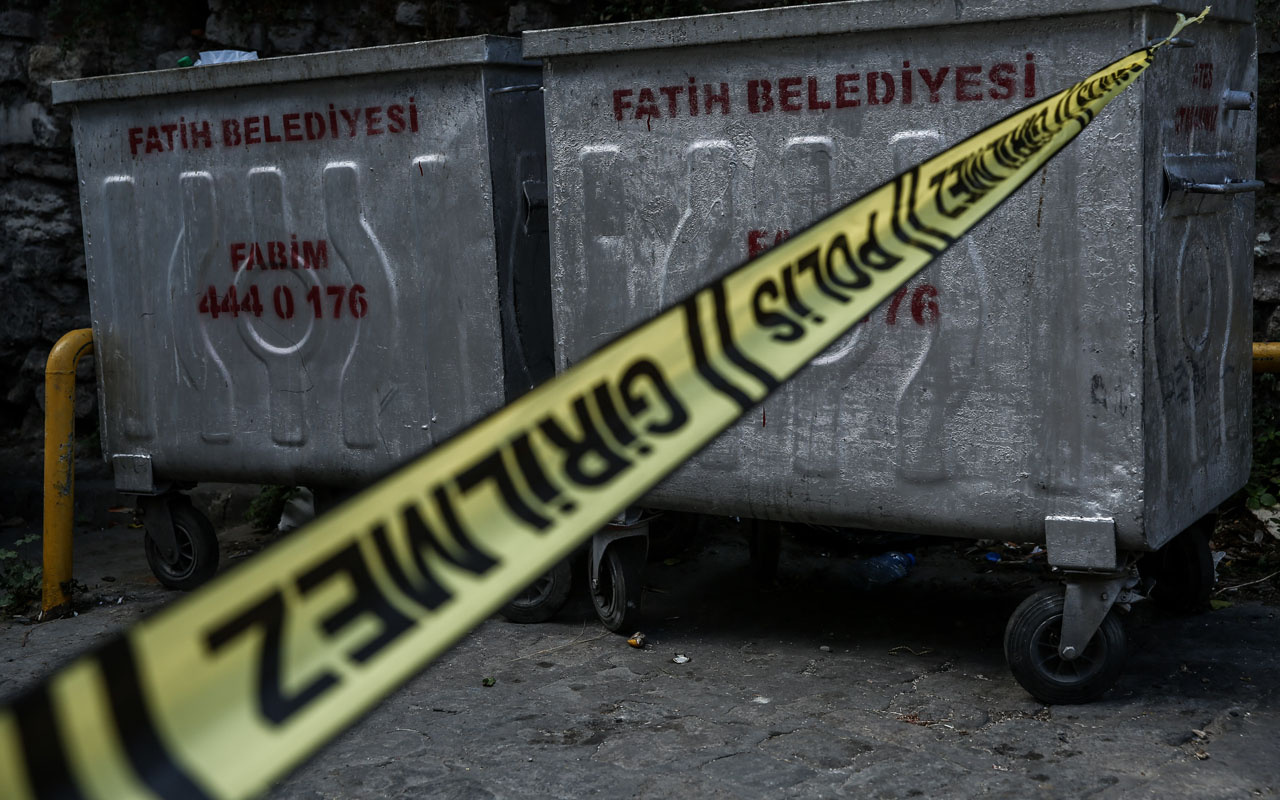 Fatih'te insanlığı öldüren olay vicdansızlar 2 aylık bebeği çöpün yanına bıraktı
