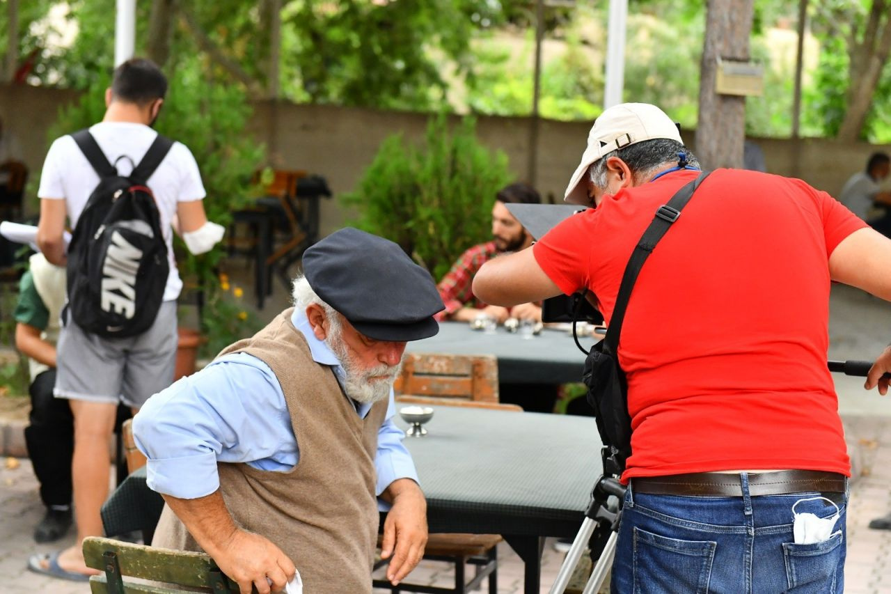 Oyuncu Halil Kumova, Sermiyan Midyat'ın 'Zalo' filminin setinde öldü! Sebep korona mı