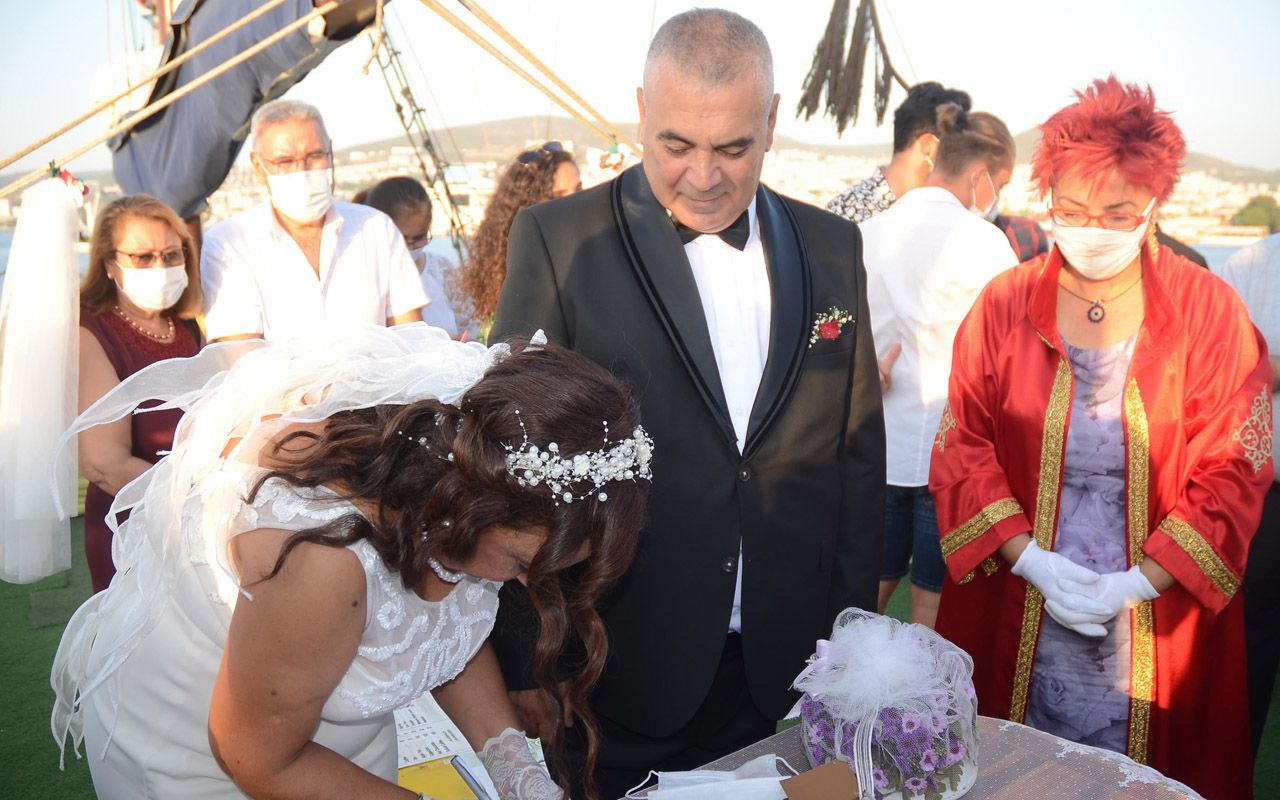Yaşadıkları aşk 29 yıl ayrı bıraktı Aydın'da çiftin hayalleri gerçek oldu