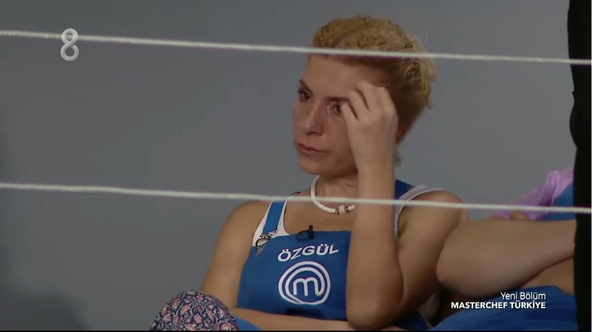 TV8 MasterChef'te Özgül hüngür hüngür ağladı Esra'nın takımı yenildi