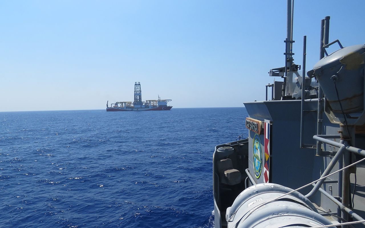 Karadeniz ve Doğu Akdeniz'deki refakat ve koruma görevi devam ediyor