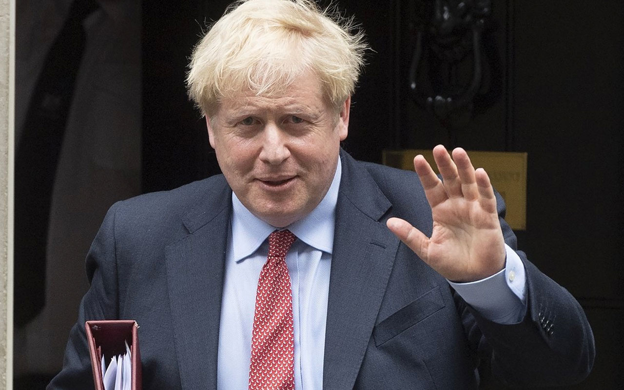 İngiltere Başbakanı Boris Johnson AB'yi tehdit olarak nitelendirdi