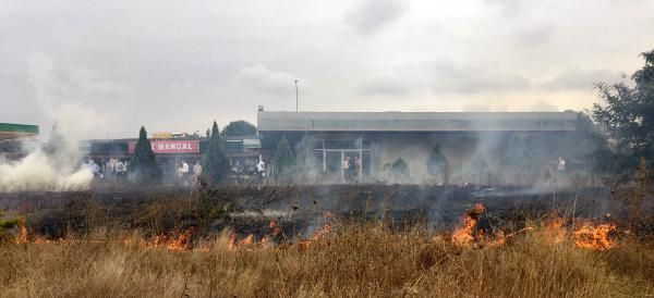 Samsun'da İYİ Parti Milletvekili Erhan Usta'ya meşaleli karşılama yangına neden oldu!
