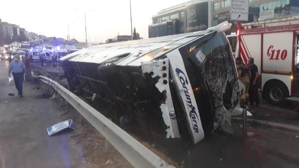 İstanbul'da yolcu otobüsü devrildi! Çok sayıda yaralı var