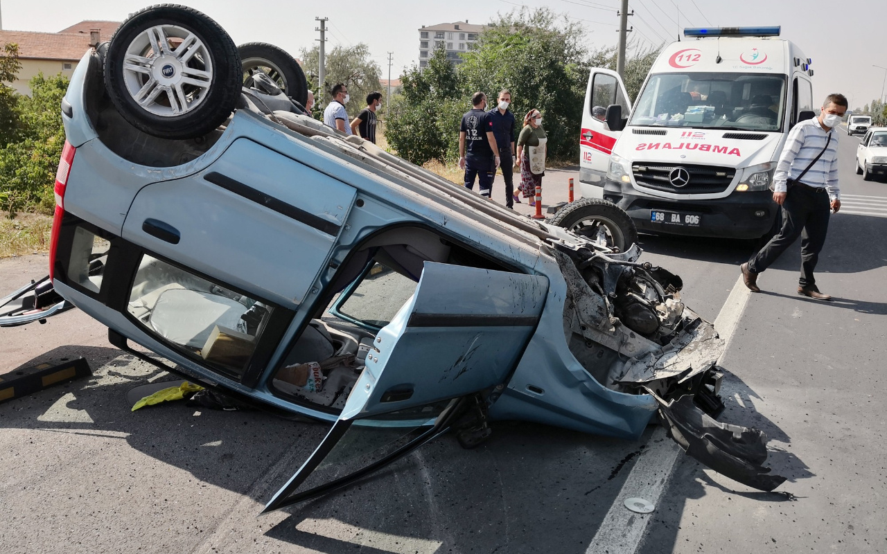 Aksaray'da kaplumbağayı ezmek istemeyen anne kızıyla takla attı