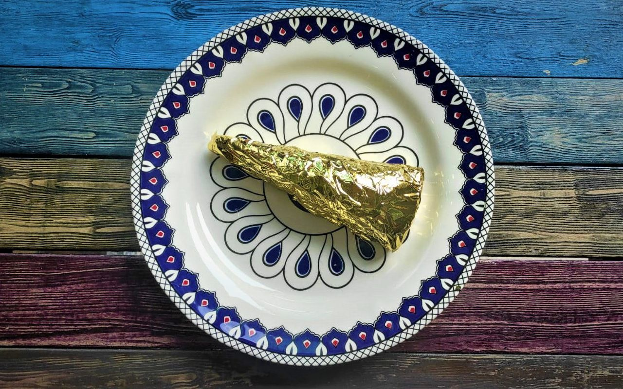 Bursalı baklavacı 24 ayar altın kaplamalı baklava üretti! Dilimi 550 liradan satılıyor