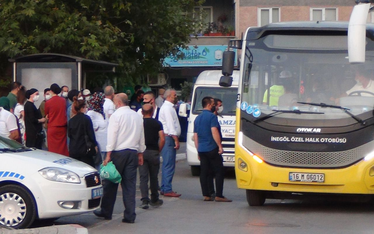 Bursa'da otobüslere mesafe geldi yolcular durakta yığılmaya sebep oldu