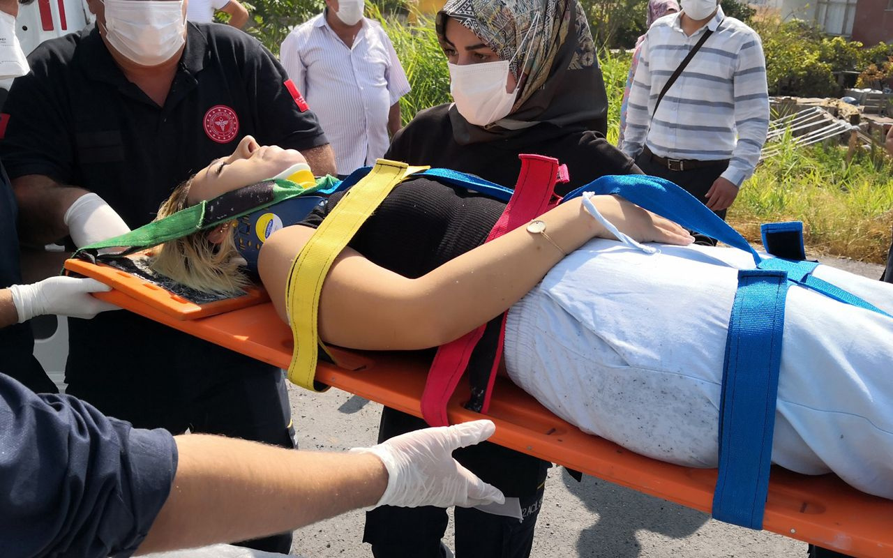 Aksaray'da dehşete düşüren kaza: Kaplumbağayı ezmek istemeyen anne kızıyla takla attı