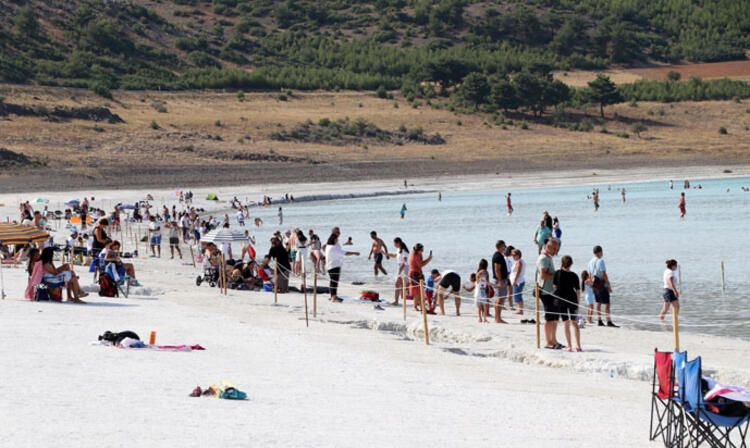 Burdur'a binlerce insan akın etti! Burası Türkiye'nin Maldivleri