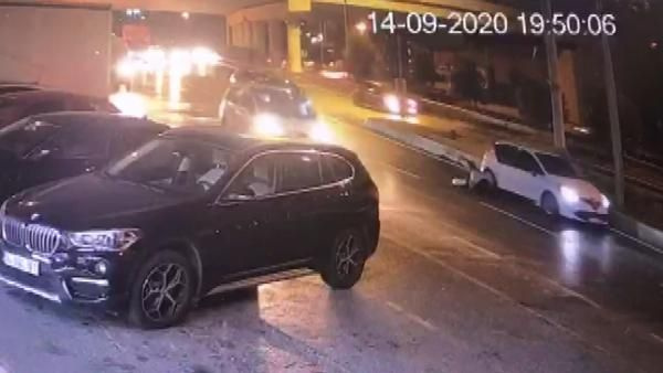 İstanbul'un göbeğinde dehşet! Siyahi kadını hareket halindeki arabadan attılar