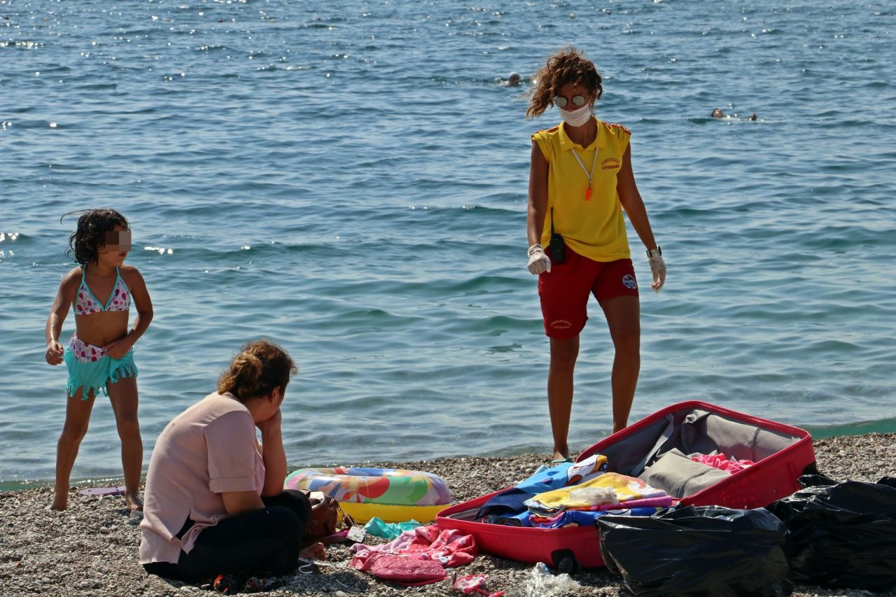 Antalya'da karantinadaki kadın plajda 'ölmek istemiyorum' deyip etrafa tükürdü
