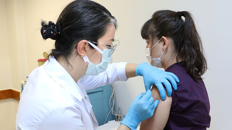 Türkiye'de ilk koronavirüs aşısı bugün yapıldı! Covid-19 aşısı kimlere yapılacak? İşte ayrıntılar