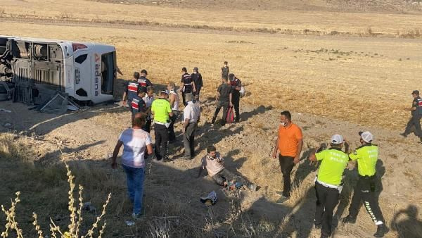 Aksaray'da yolcu otobüsü şarampole devrildi: 30 yaralı