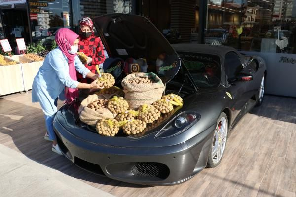 Ankara'da milyonluk lüks arabada kabuklu ceviz sattı! Görenler gözlerine inanamadı