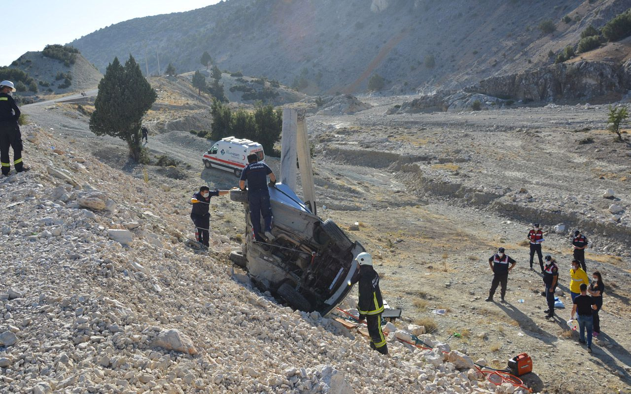 Antalya'da feci kaza aileyi parçaladı 2 yaşında oğlu vardı