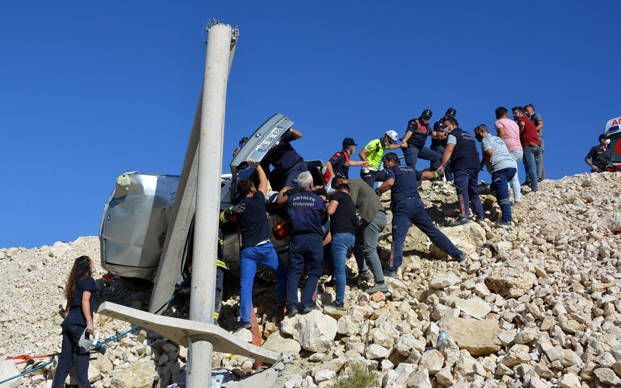 Antalya'da feci kaza aileyi parçaladı 2 yaşında oğlu vardı