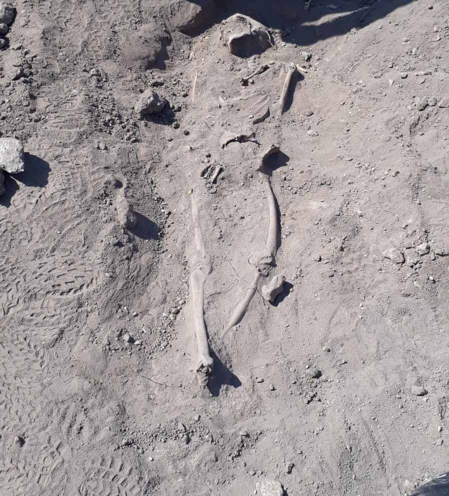 Diyarbakır surlarında 3 insan iskeleti bulundu