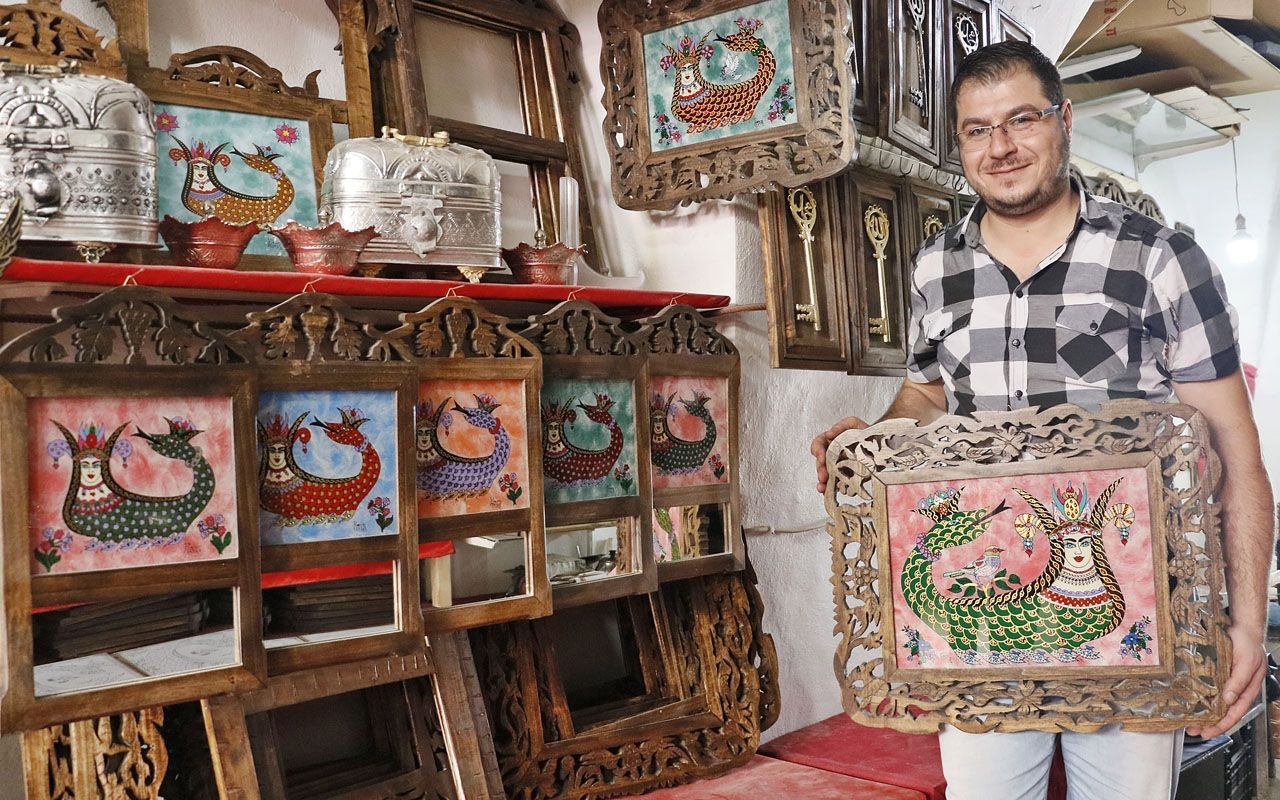 Şahmeranı rüyasında gören Mardinli genç 23 yıldır resmediyor anlatırken etkileniyor