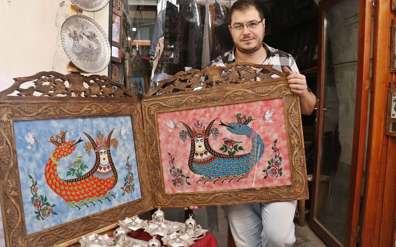 Şahmeranı rüyasında gören Mardinli genç 23 yıldır resmediyor anlatırken etkileniyor