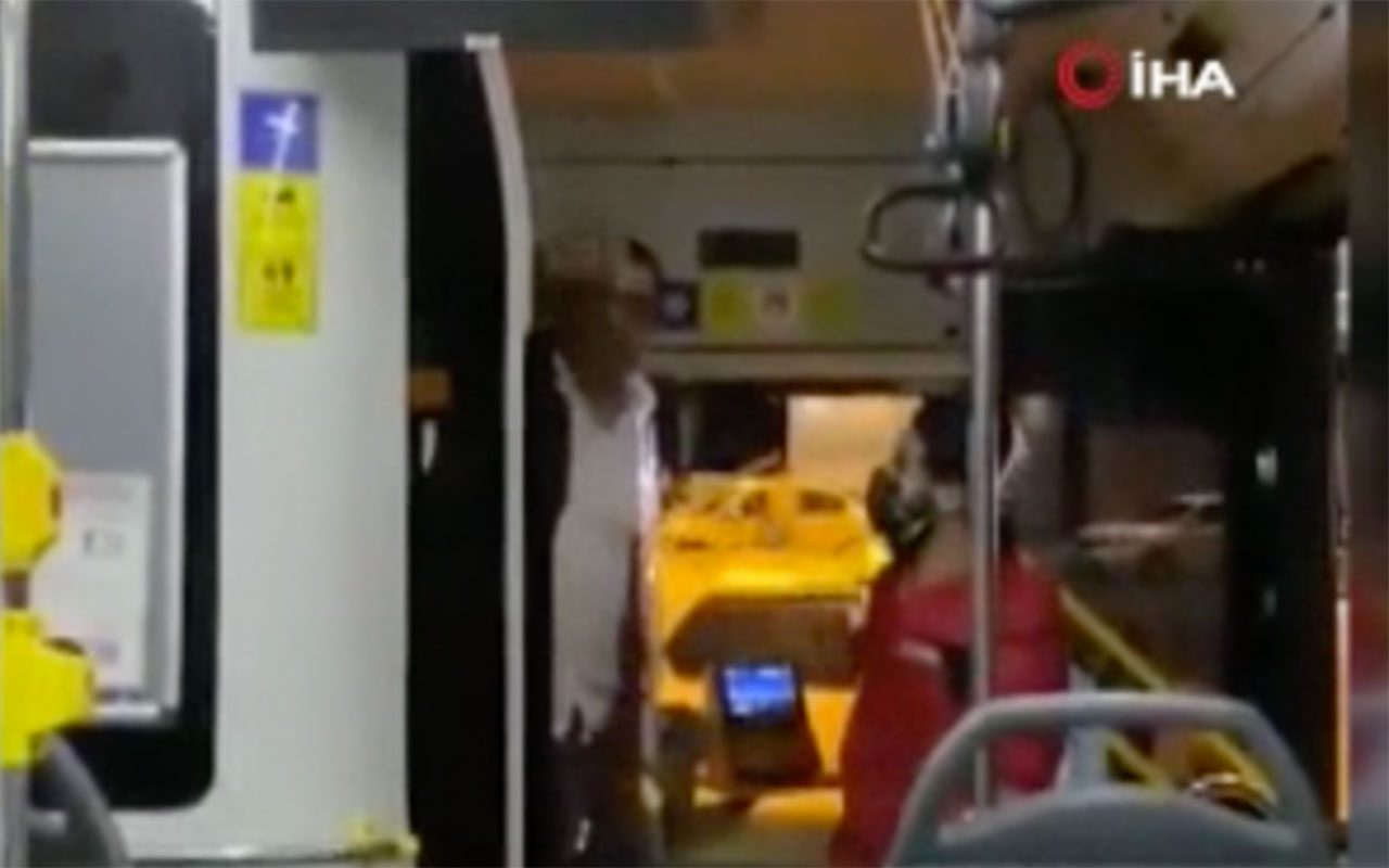 İstanbul'da otobüste kavga! Halk otobüsü şoförü 'Pis sarhoşlar' deyip indirmek istedi