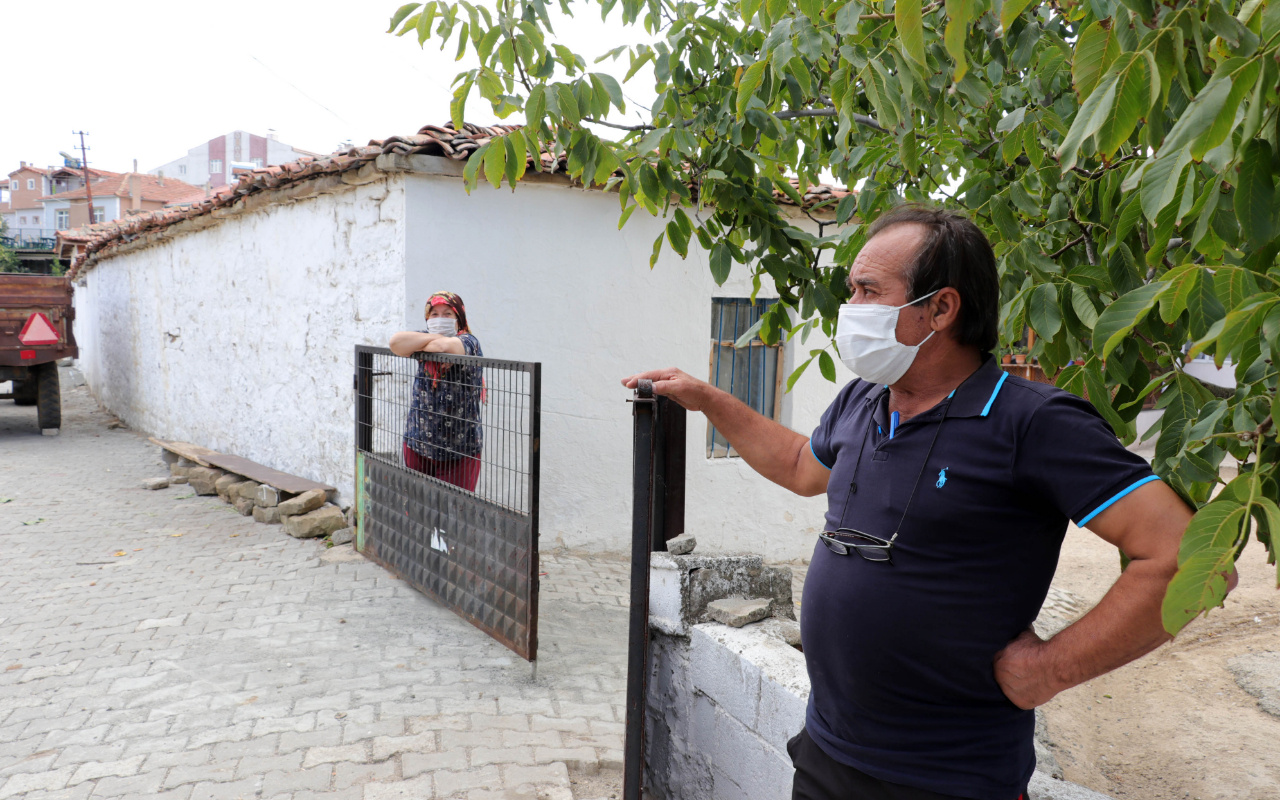 Koronavirüste vaka sayısı artan Bahçeköy'de, iş yerleri ve cami kapatıldı