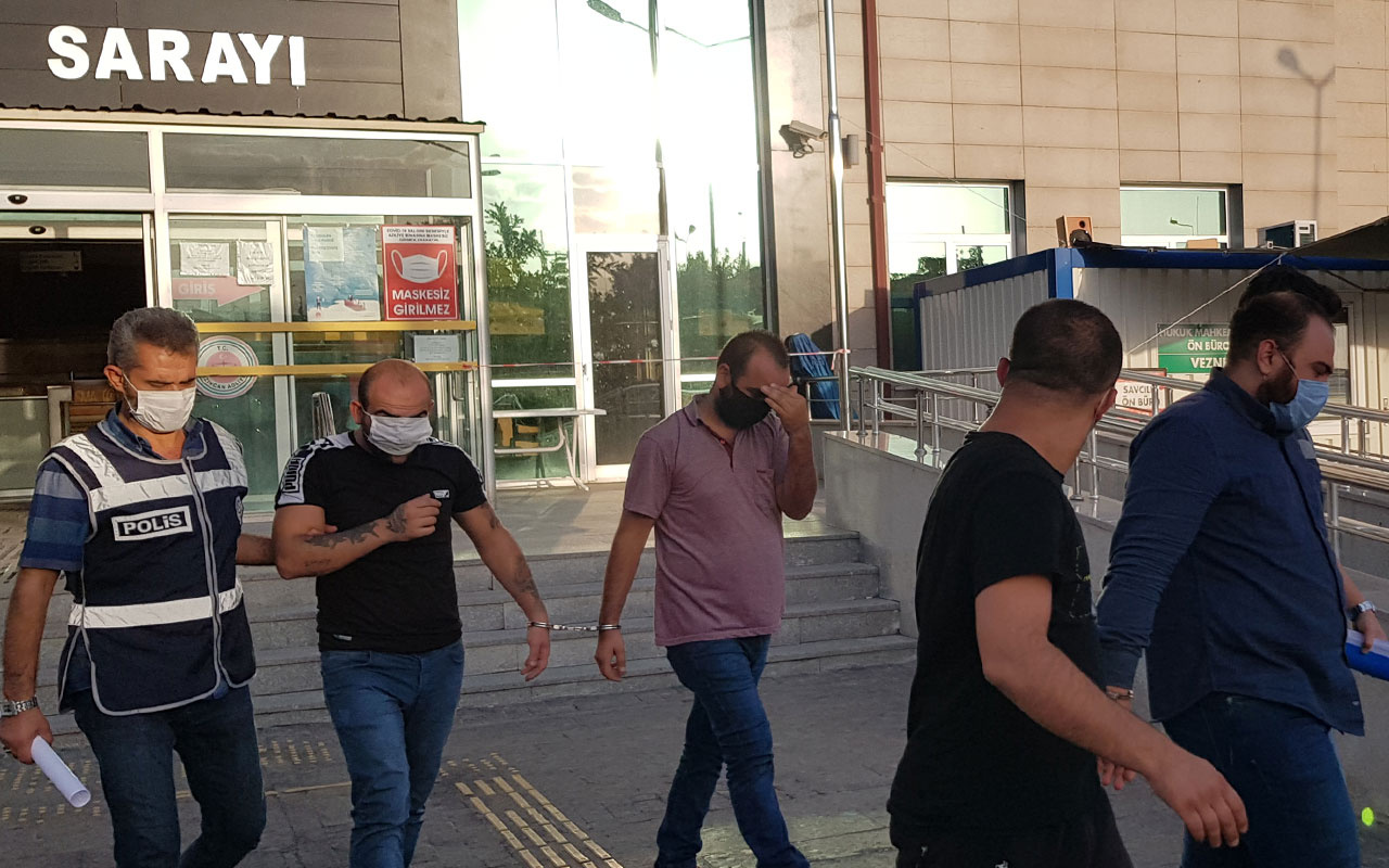Erzincan'da bir otomobilde 2'si bagajda 8 sığınmacı yakalandı