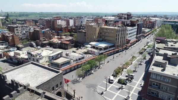 Diyarbakır'da 'hava gelmiyor' diye top atışlarıyla yıkılmıştı! Bakan Kurum müjdeli haberi verdi
