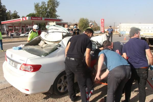 Tokat'ta feci kaza! Otomobil park halindeki tıra çarptı: 2 ölü, 2 yaralı