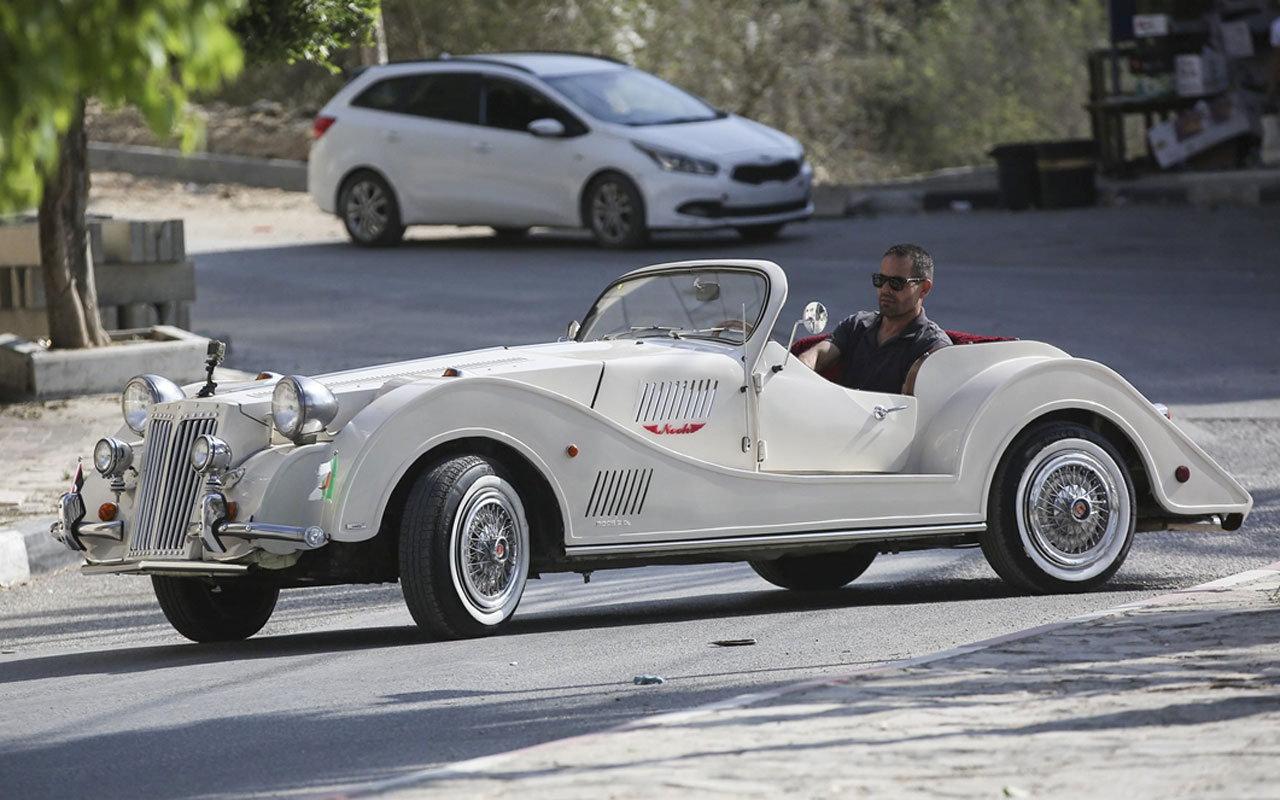 Filistinli genç 1930'ların klasik otomobilini sıfırdan yaptı şasesi için 4 ay uğraştı