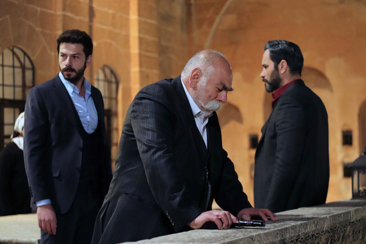 ATV Hercai dizisinde koronavirüs şoku önce iptal edildi ardından devam etti