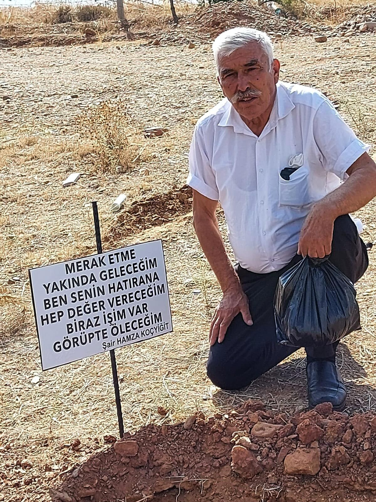 Eşi sürekli rüyasına girince dayanamadı Manisa'da kendi mezarını kazdırdı