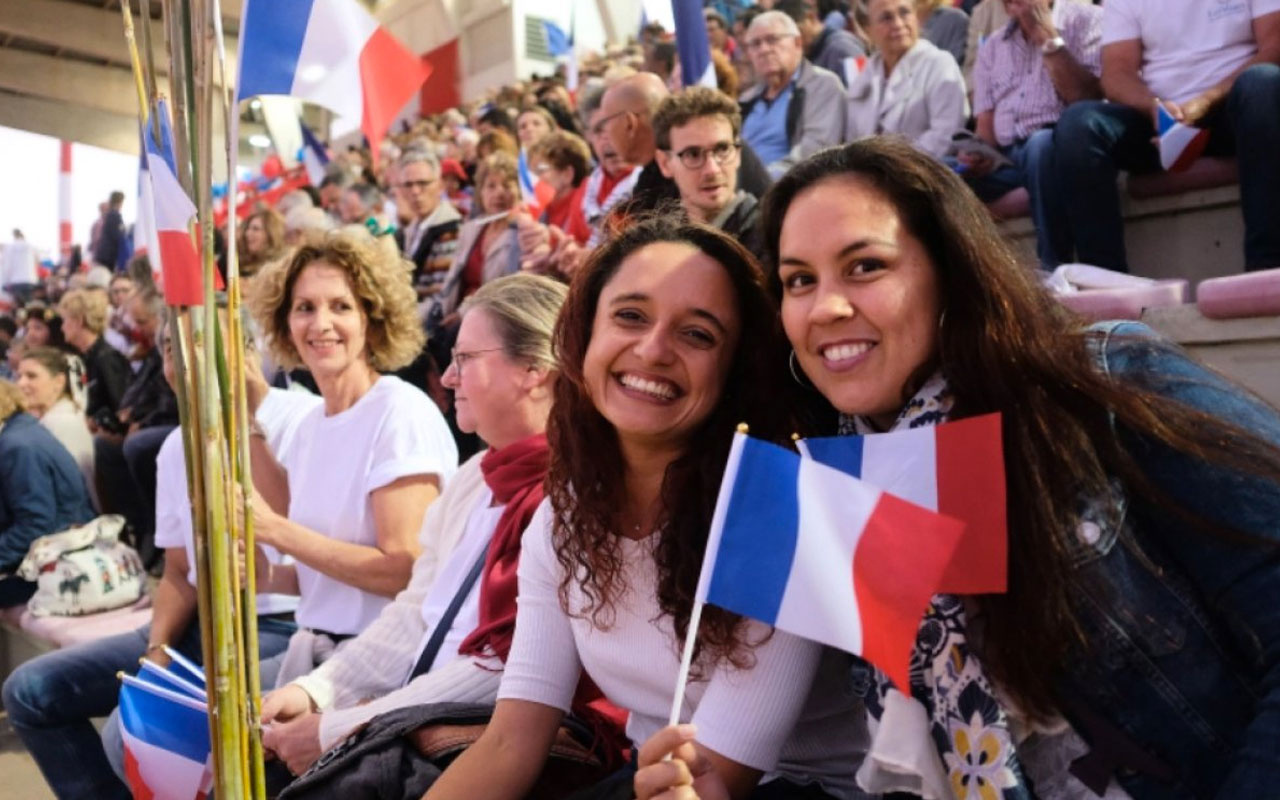 Yeni Kaledonya Fransa'dan bağımsızlığı oylayacak