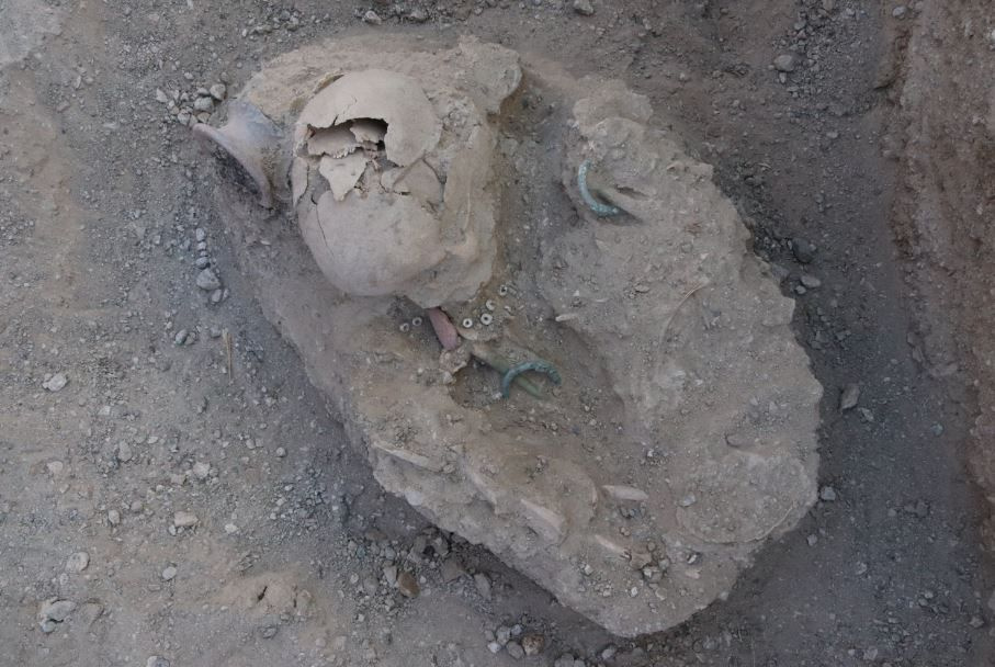 Kadın ve bebek iskeleti çıkmıştı! Van'da ölü gömme gizemi çözülüyor