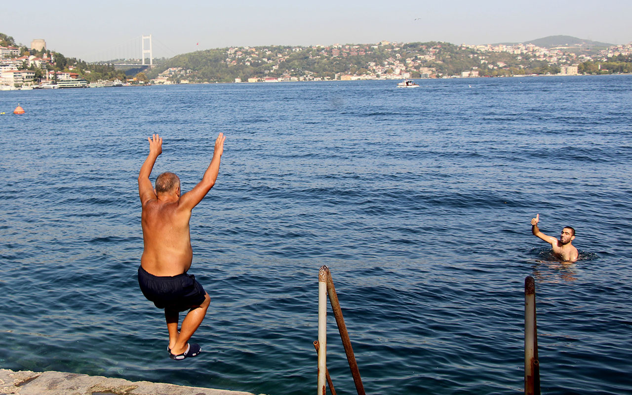 İstanbul kavruluyor! Sıcaklık 35 dereceye çıktı soluğu Boğaz'da aldılar