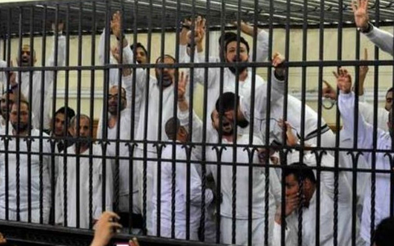 Mısır'da 13 muhalif mahkum daha idam edildi