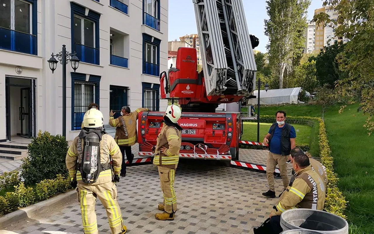 Küçükçekmece'de 15 katlı binada korkutan yangın