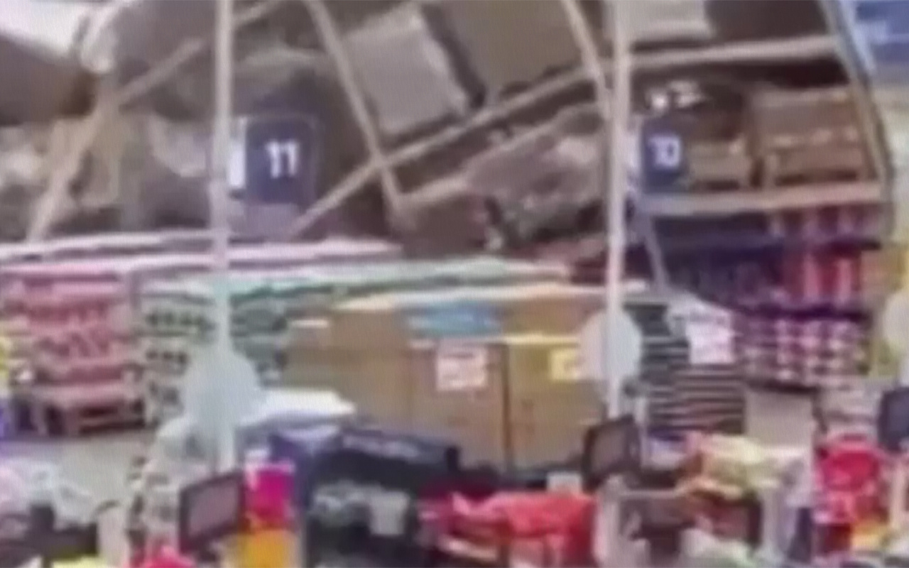 Süpermarkette raflar domino taşı gibi yıkıldı 1 kişi öldü 8 kişi yaralandı