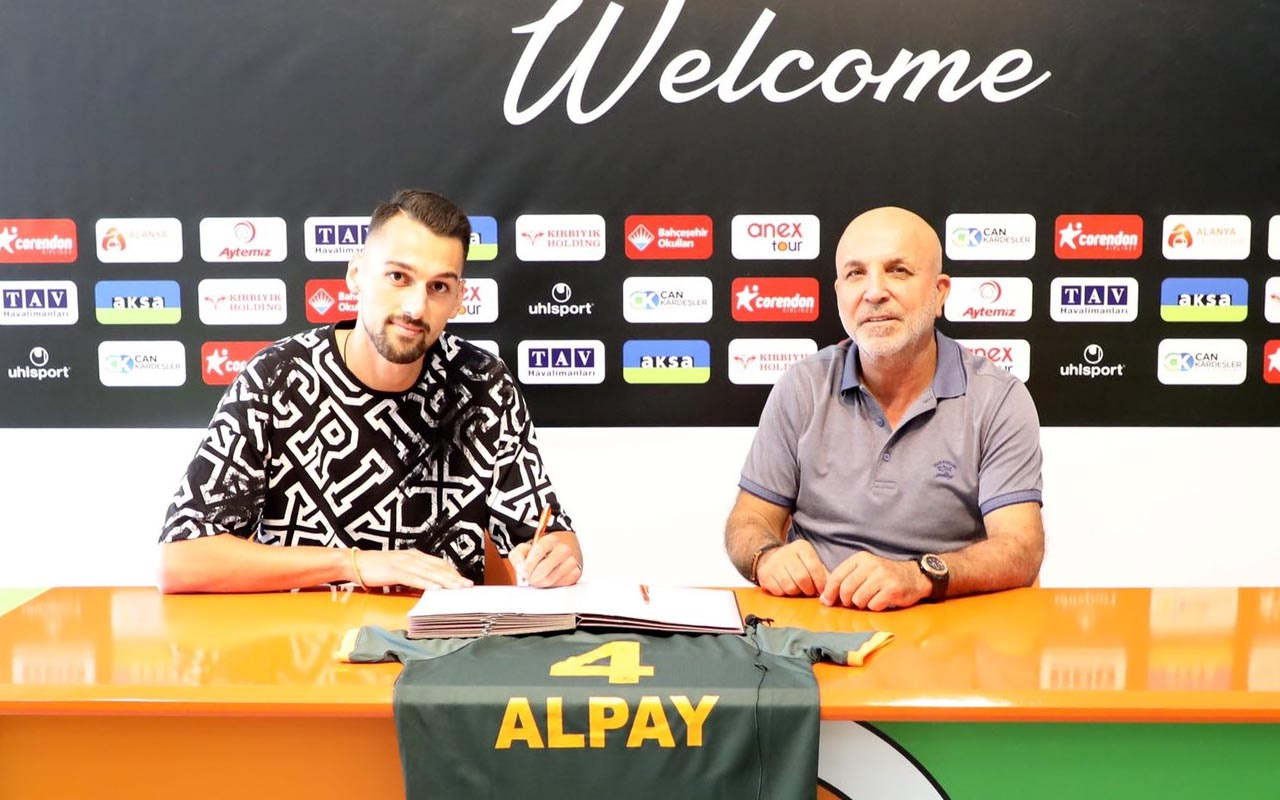 Beşiktaş Alpay Çelebi'yi Alanyaspor'a kiraladı