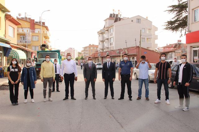 Afyonkarahisar'da ilginç olay! Maskeyi doğru takanlar para veriliyor