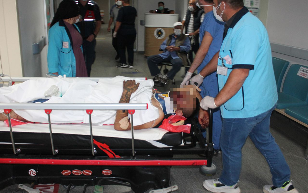 Aksaray'da jandarma aracı ile otomobil kafa kafaya çarpıştı 2'si ağır 5 yaralı