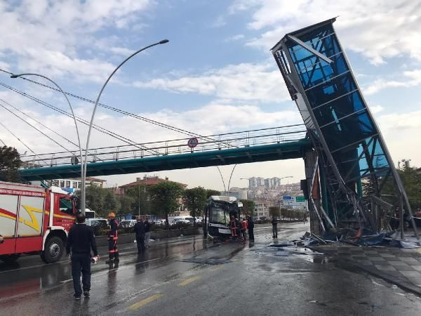 Ankara'da belediye otobüsü üst geçit asansörüne çarptı! Yaralılar var
