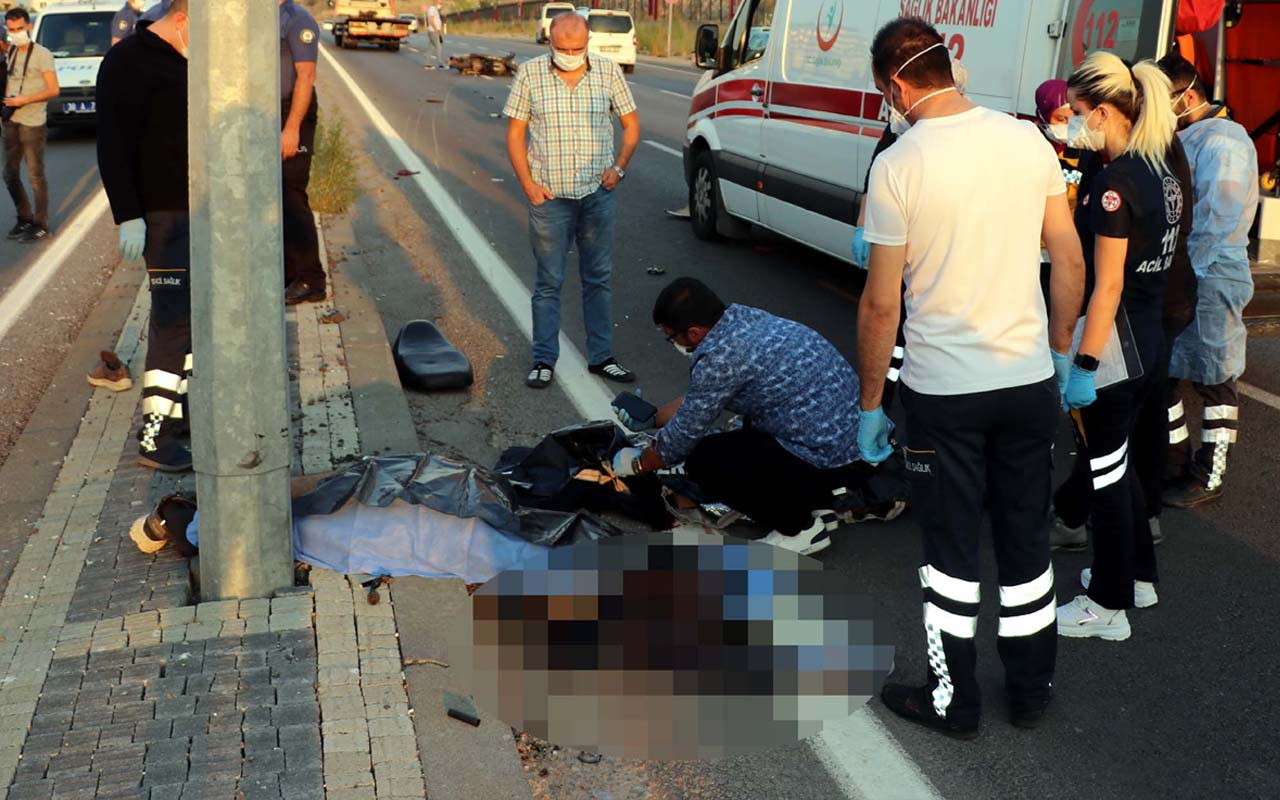Kayseri'de refüje çarpan motosikletteki 2 kişi öldü