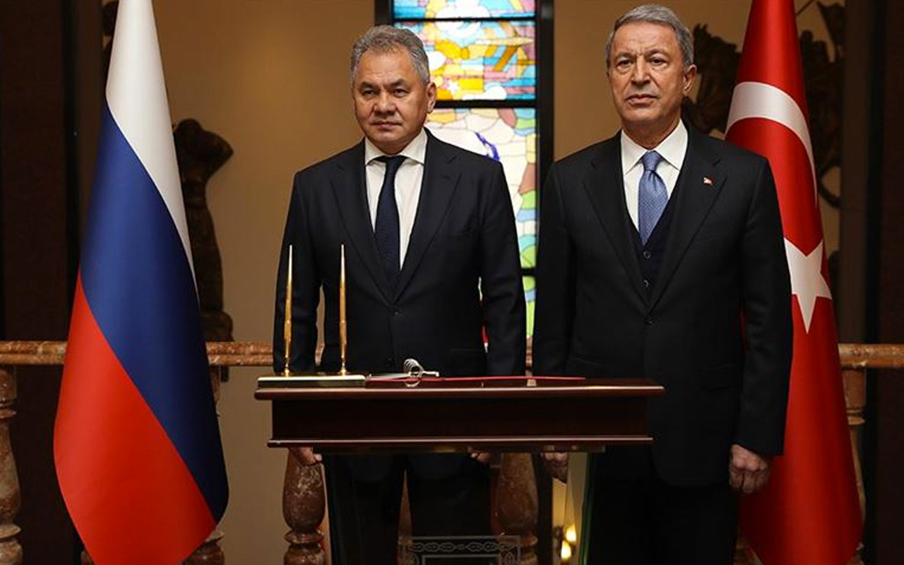 Son dakika Bakan Akar, Rusya Savunma Bakanı Şoygu ile Karabağ'ı görüştü