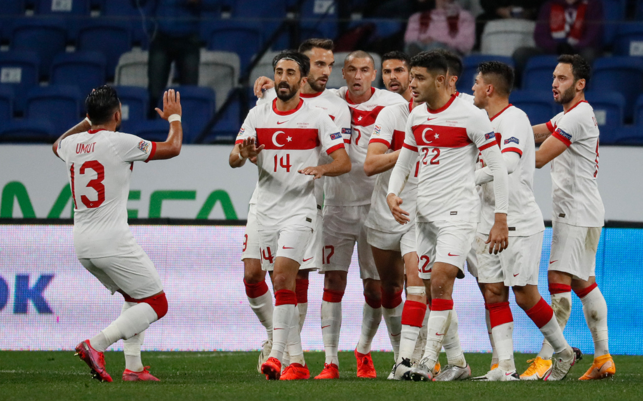 Türkiye-Sırbistan maçında localara seyirci alınacak
