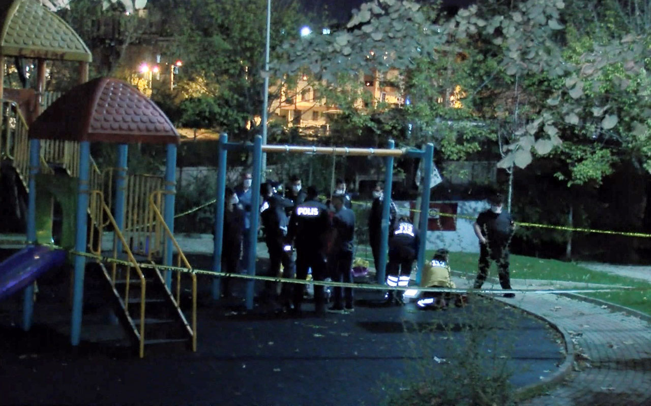 Ataşehir'de 22 yaşındaki gencin cesedi çocuk parkında salıncak demirine asılı halde bulundu